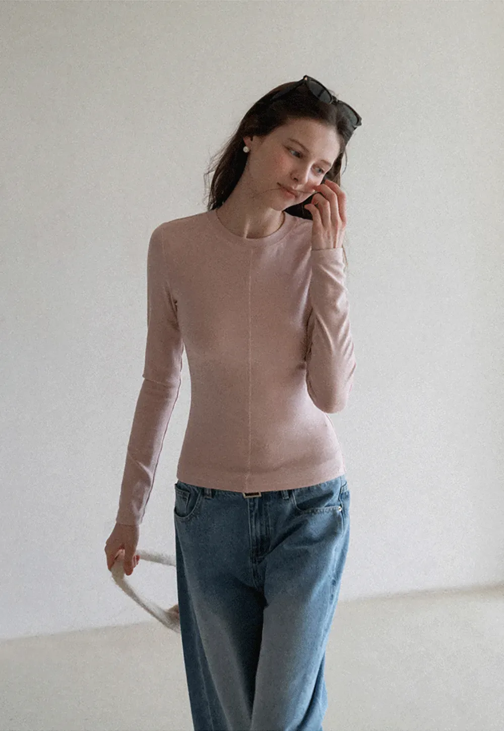 Wide leg denim jeans with high waist design