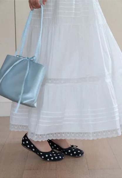 Tiered long skirt with lace trim