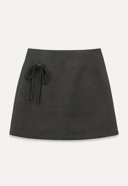 A-line mini skirt with front zipper closure