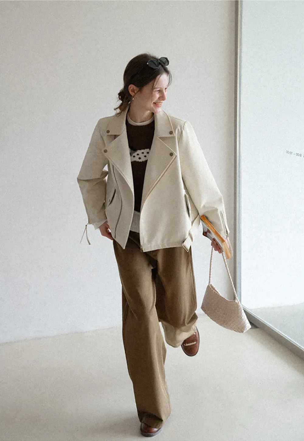 Wide leg casual pants with front pockets and relaxed fit