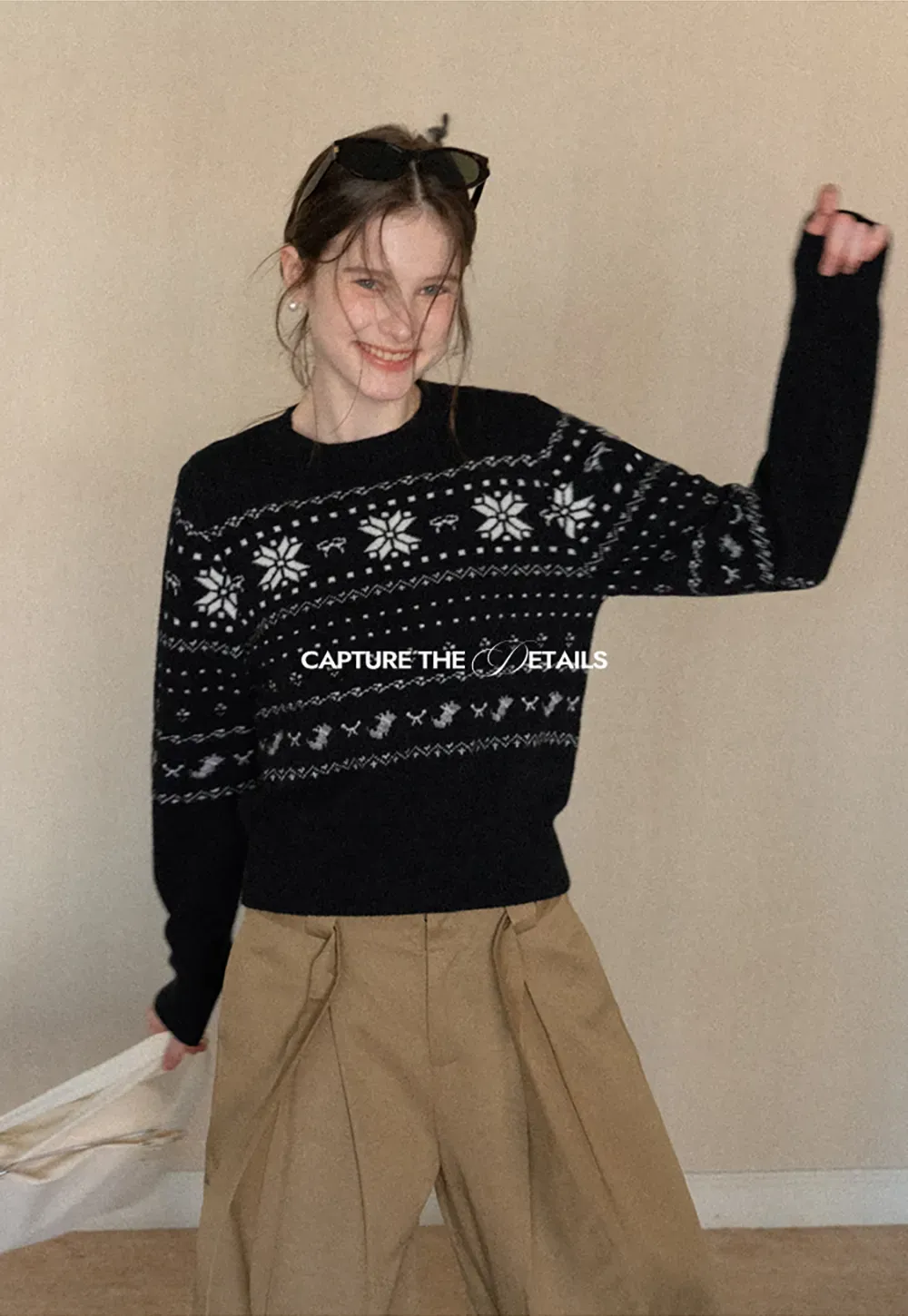 Winter Snowflake Knit Sweater with Round Neck Design