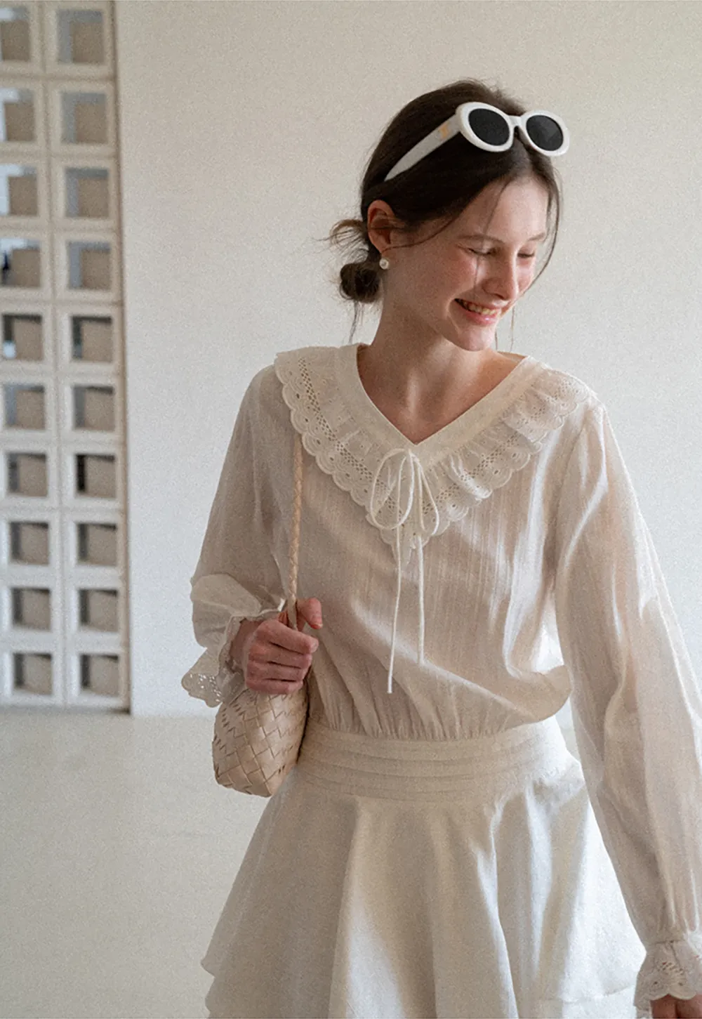 Long sleeve dress with lace collar and tie front