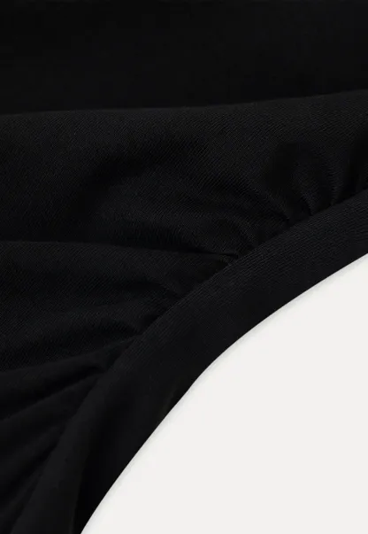 Sleeveless fitted mini dress with thin straps