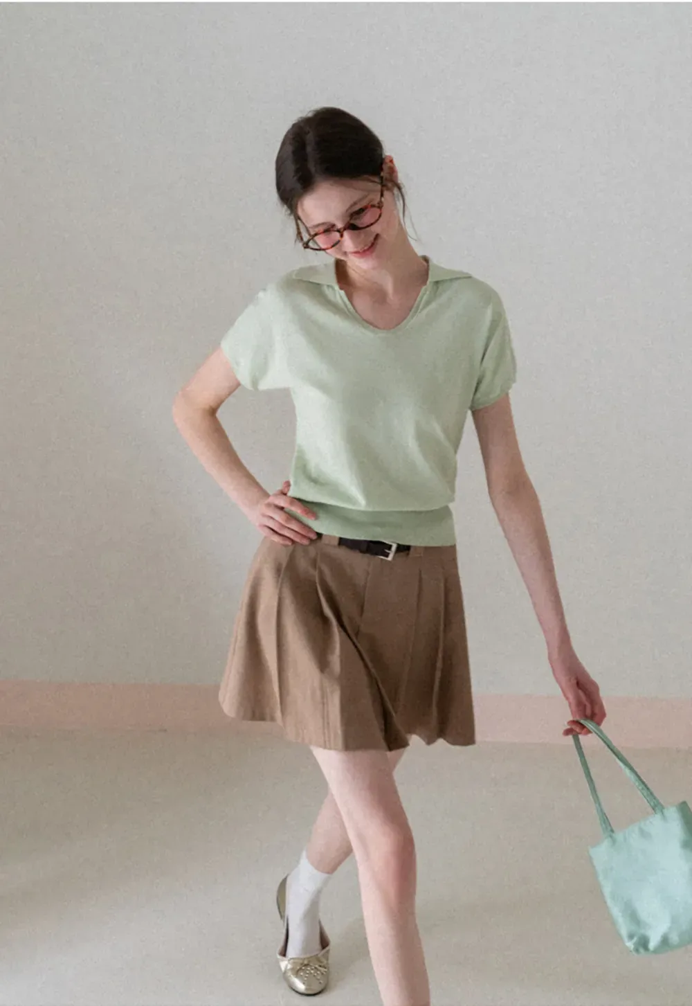 V Neck Short Sleeve Knit Sweater with Collar