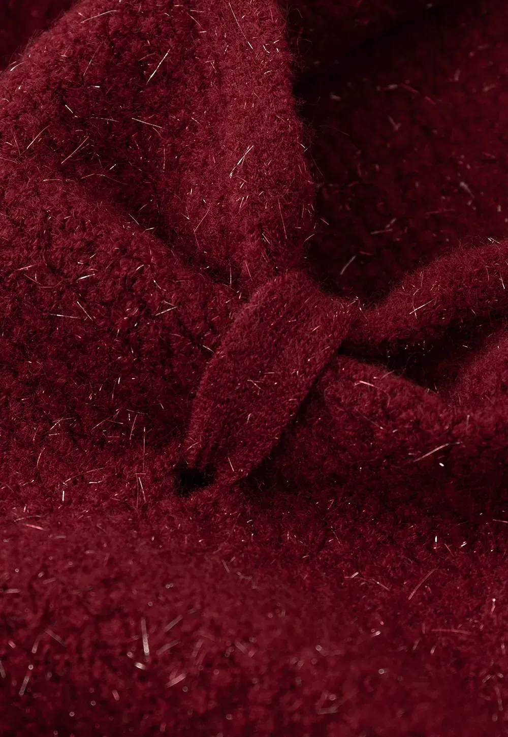 Elegant knit dress with long sleeves and round neckline