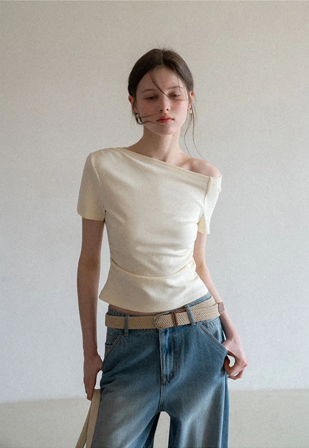 Off shoulder short sleeve fitted t shirt