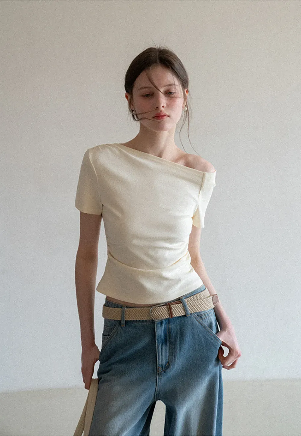 Off shoulder short sleeve fitted t shirt