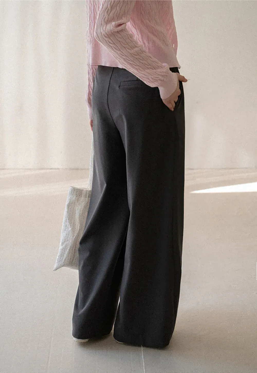 Wide leg pleated casual pants with front pockets