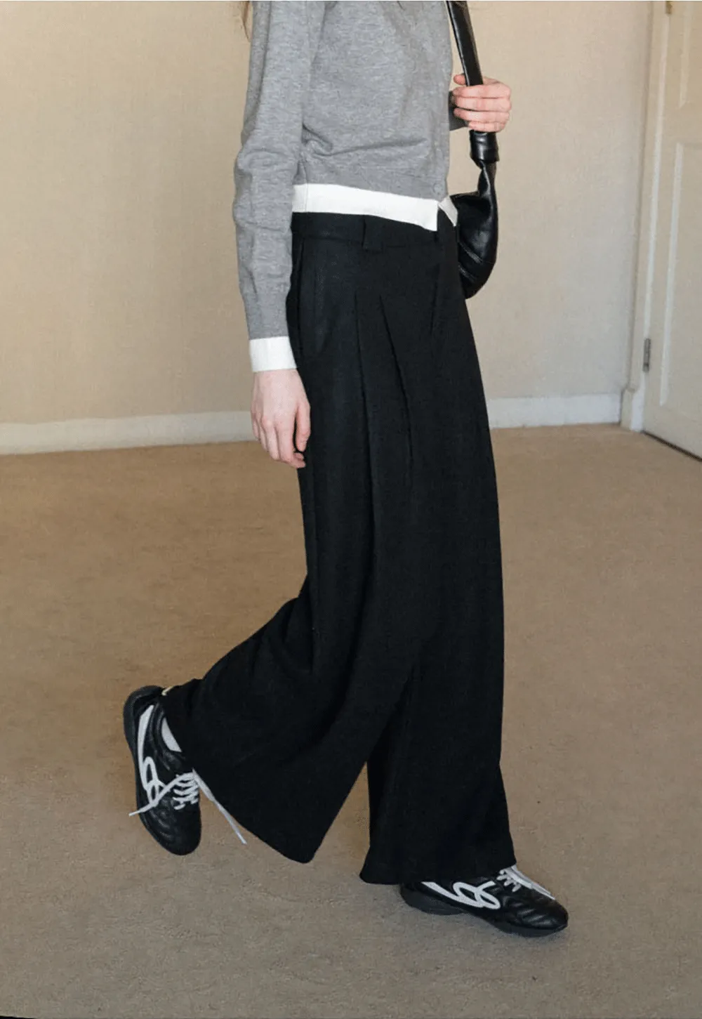 Wide leg pleated casual pants with high waist design