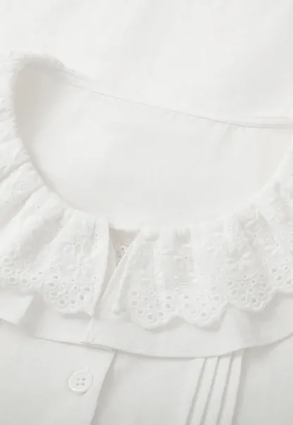 Elegant Blouse with Ruffled Collar and Pintuck Detail