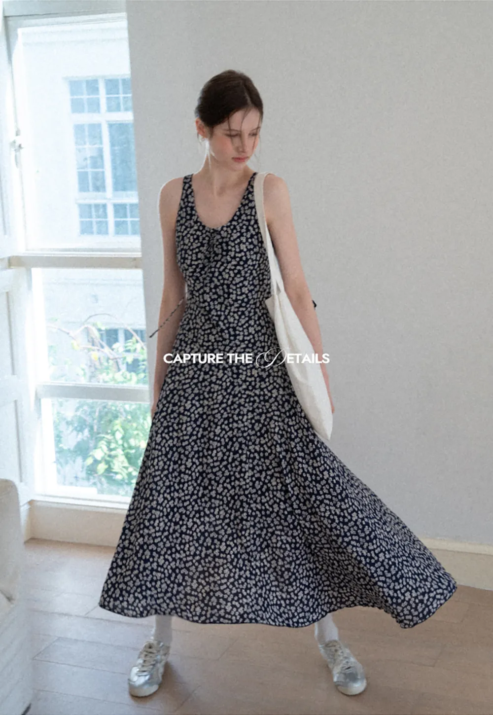 Floral Print Sleeveless Midi Dress with V Neck