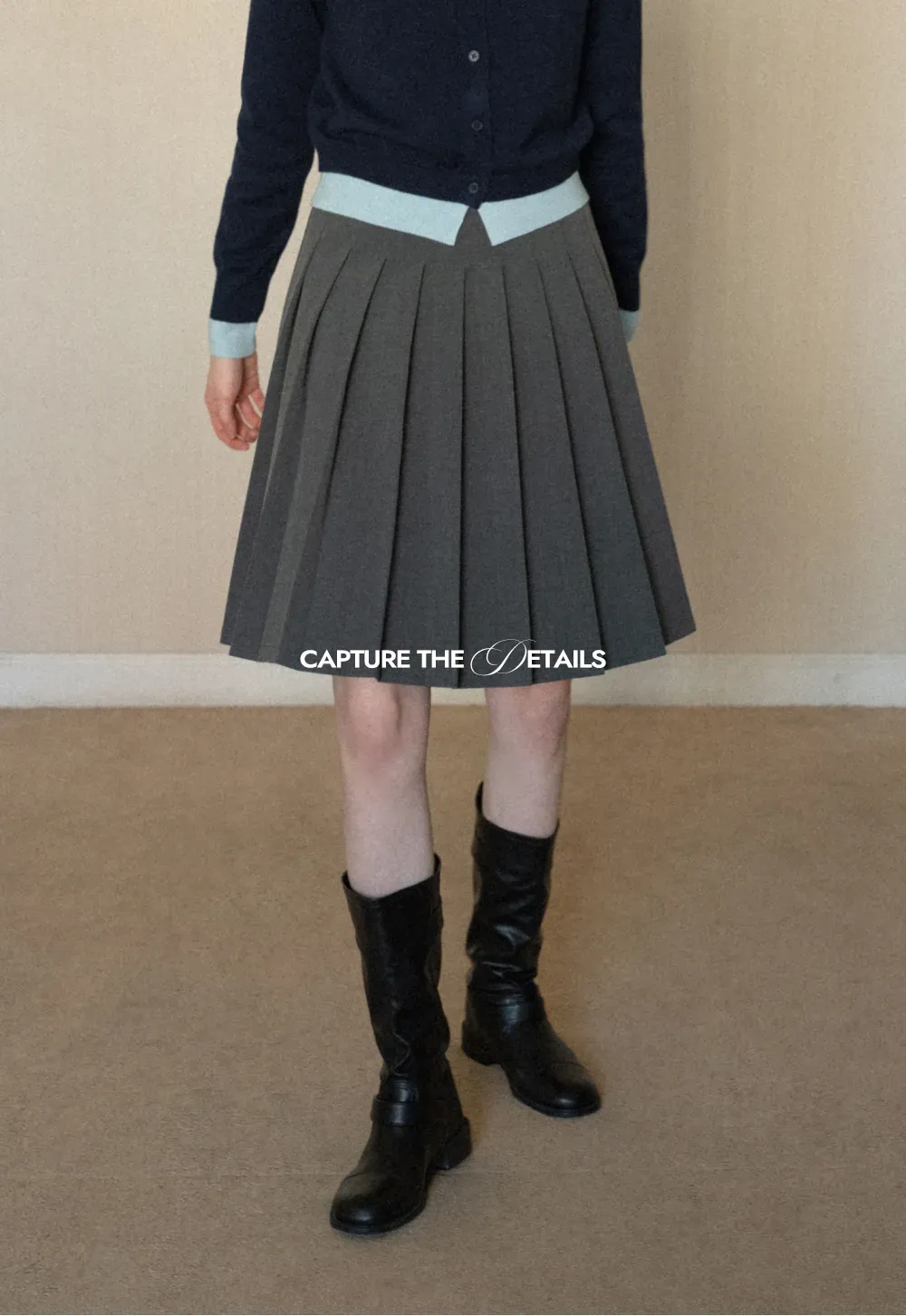 Elegant pleated midi skirt with high waist design