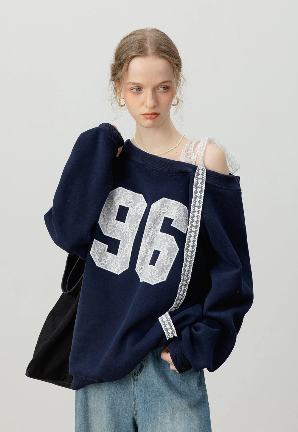 ACYM A logo off shoulder スウェット A logo off shoulder スウェット | ACYM ONLINE SHOP