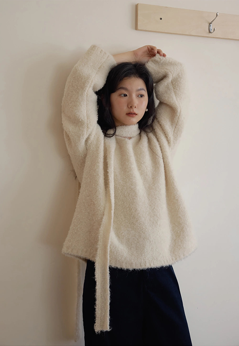 Women's V-Neck Sweater With Scarf – EGGKA