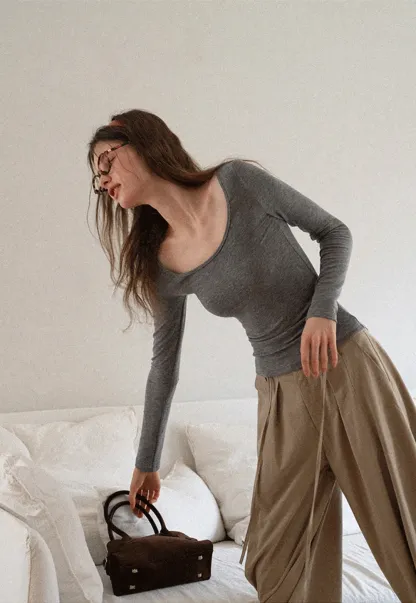 Women's Scoop-Neck Long-Sleeve Tee