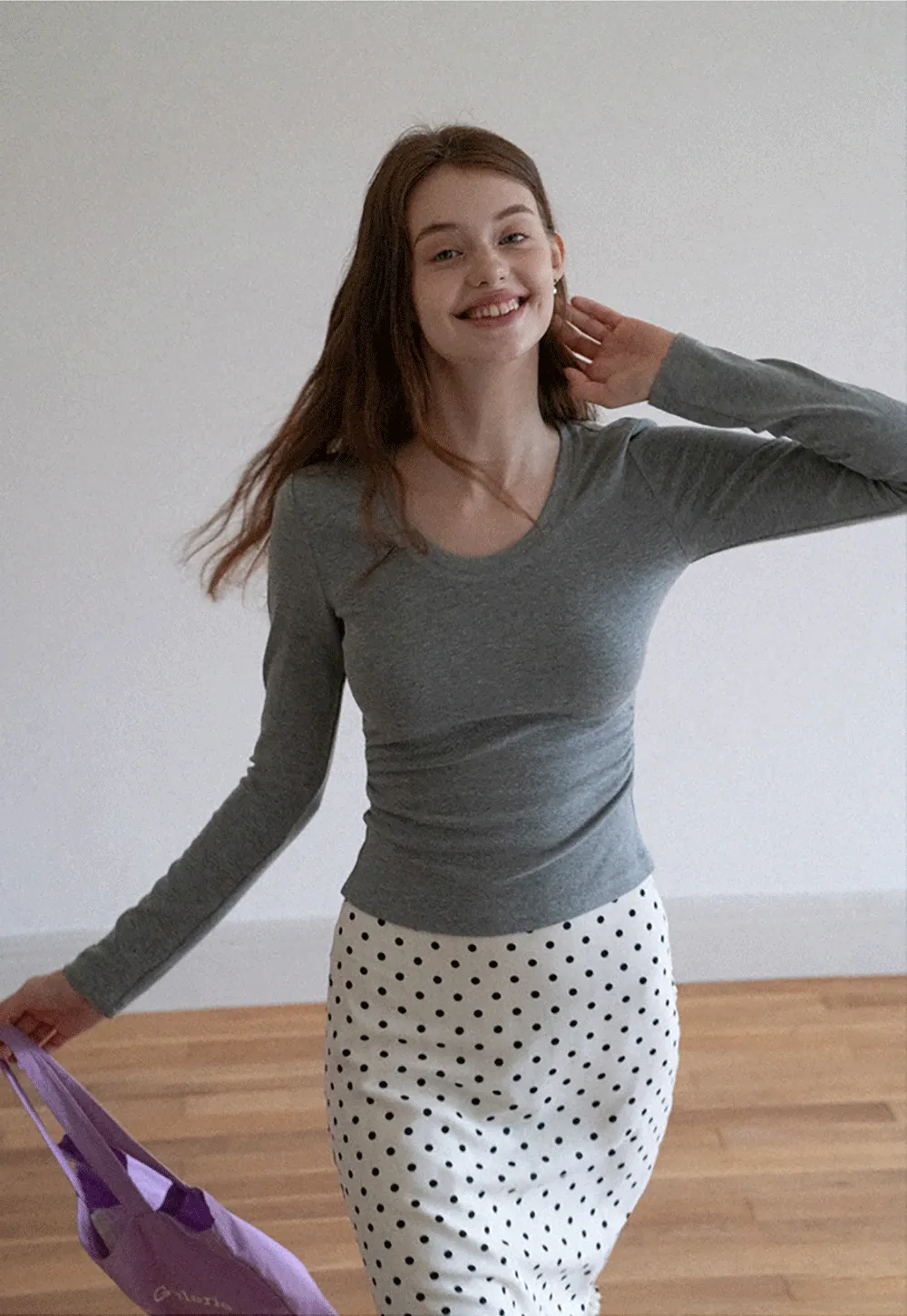 Women Long Sleeve Side Ruched Scoop Neck Crop Top