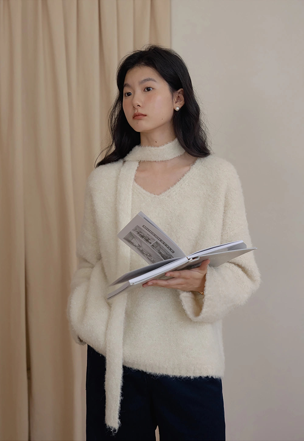 Women's V-Neck Sweater With Scarf – EGGKA