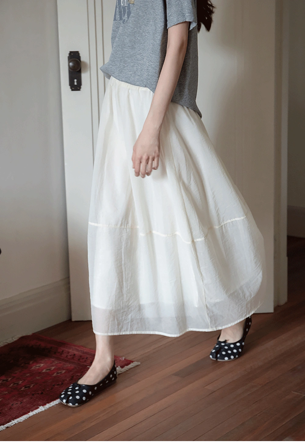Women’s Elastic-Waist Flowy Midi Skirt