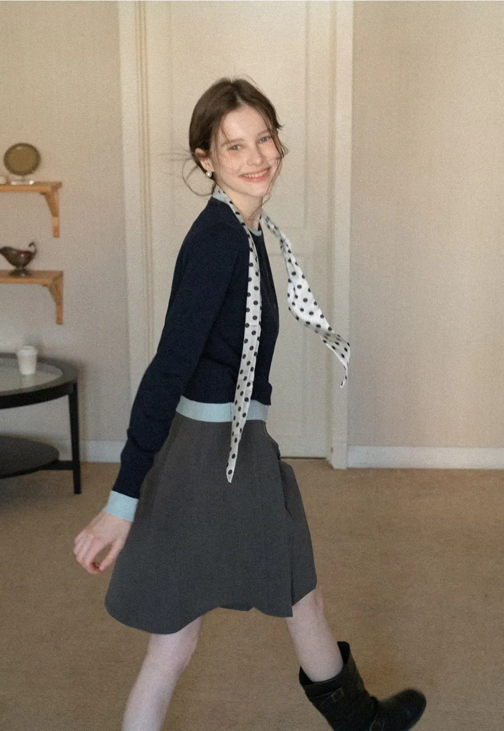 Elegant pleated midi skirt with high waist design