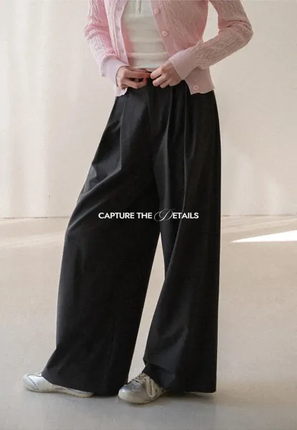 Wide leg pleated casual pants with front pockets