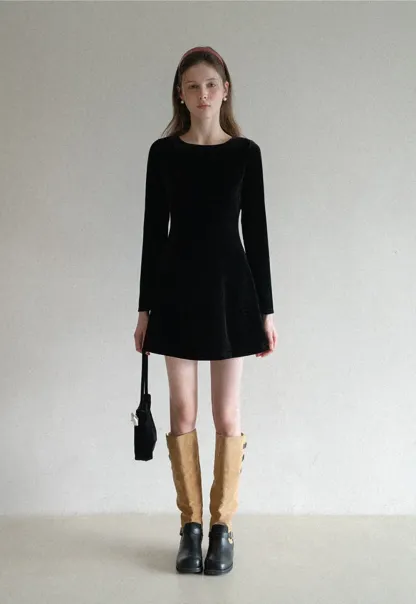 Elegant Velvet Mini Dress with Flared Sleeves