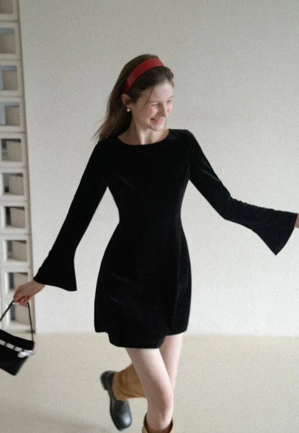 Elegant Velvet Mini Dress with Flared Sleeves