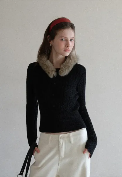 Cable Knit Sweater with Fur Collar Design