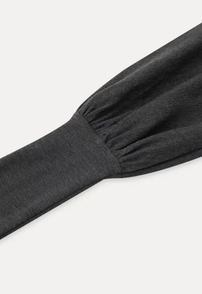 V neck long sleeve top with ruched detail