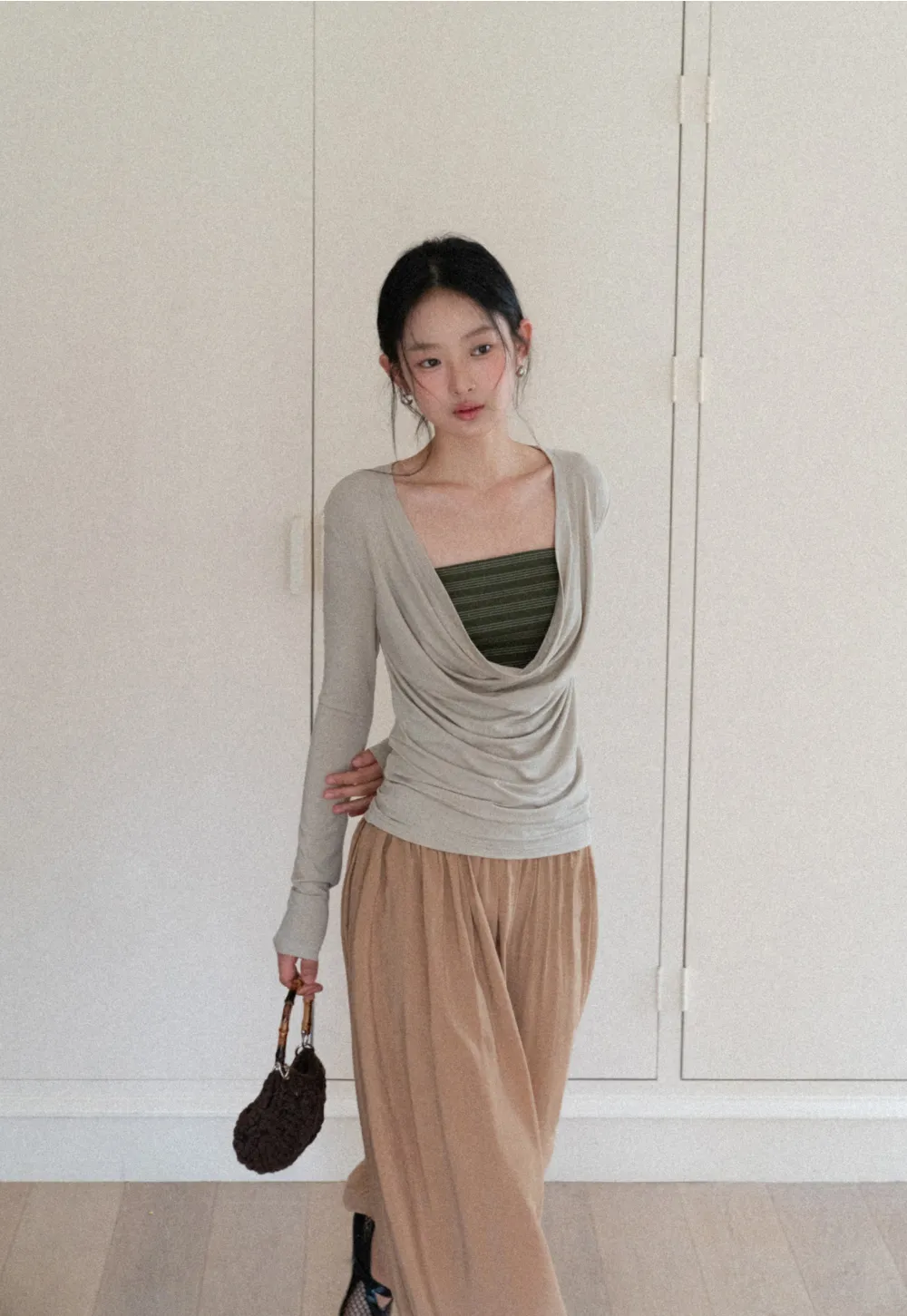 Loose Fit Elastic Waist Wide Leg Pants