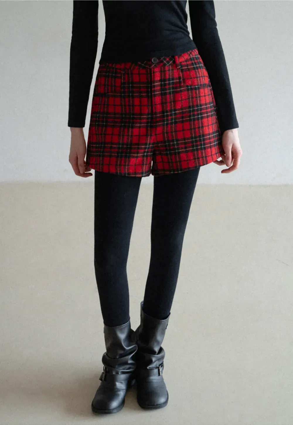 High waist plaid shorts with front pocket design