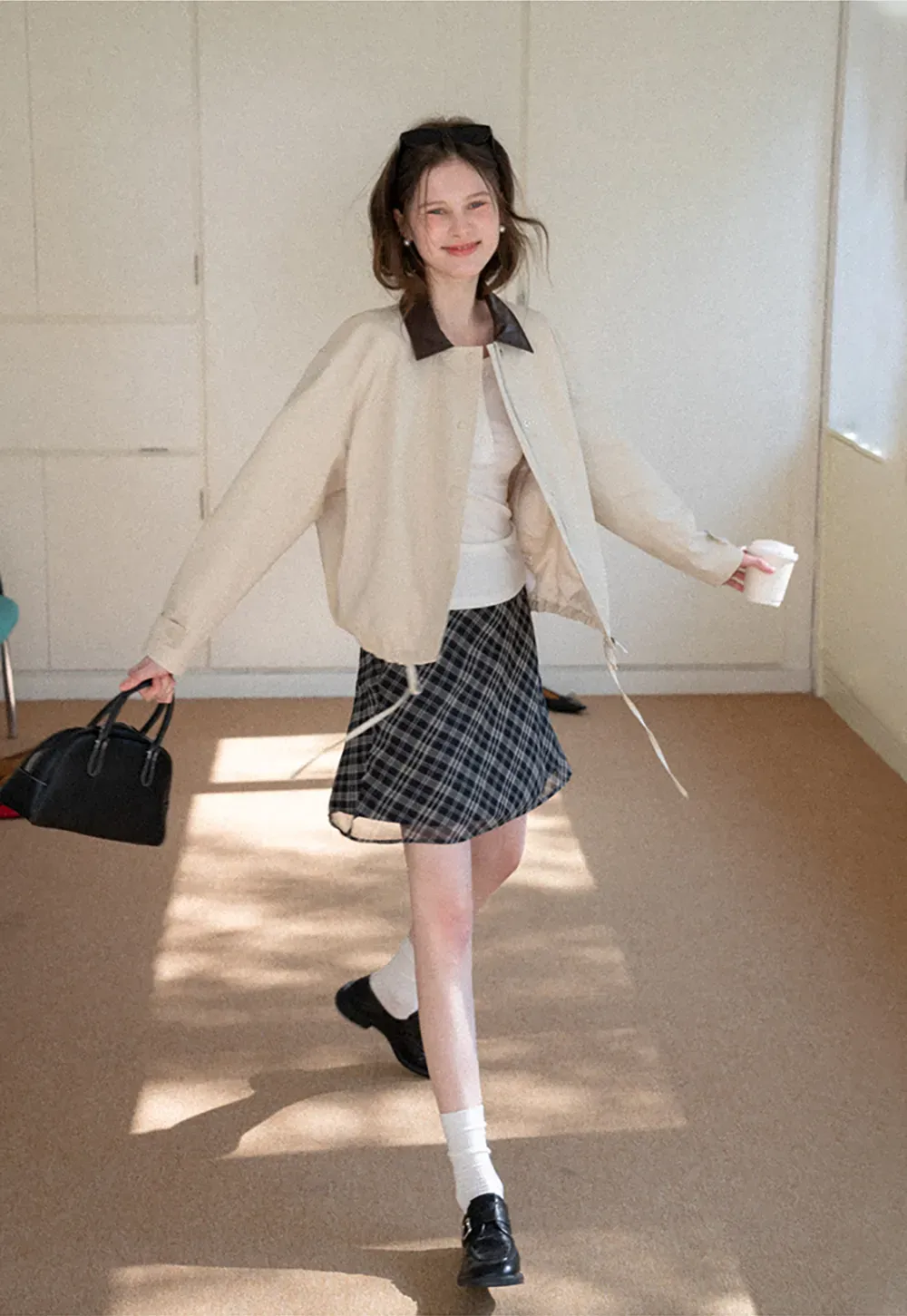 Short jacket with contrast collar and front buttons