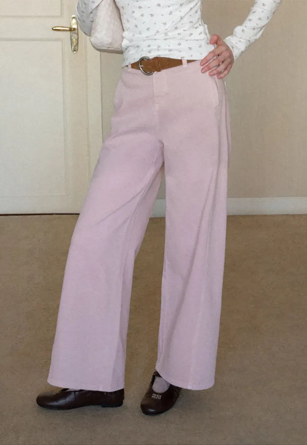 Wide leg high waist denim jeans with belt loop design