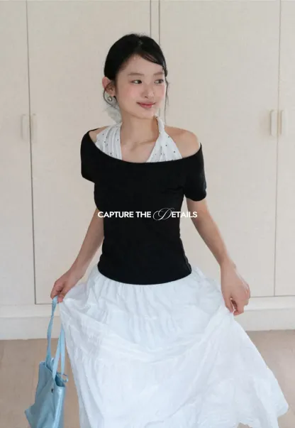 Tiered long skirt with lace trim