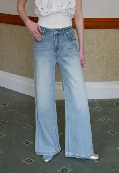 Wide leg flared denim jeans with front pockets