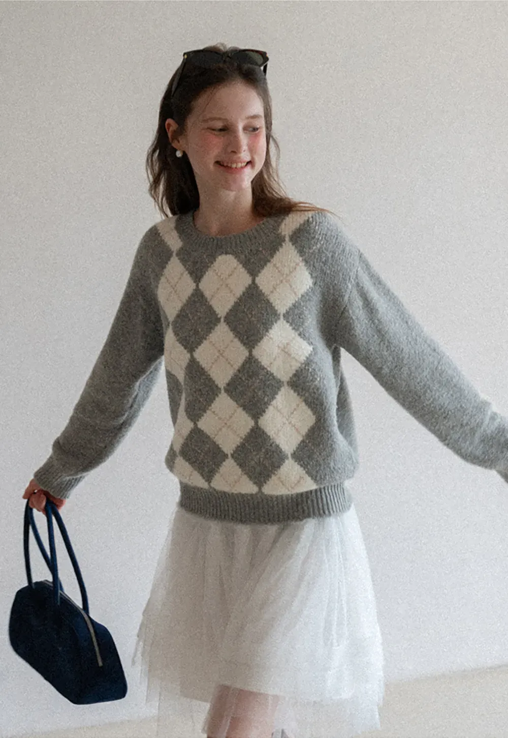 Classic diamond pattern wool knit sweater for casual wear