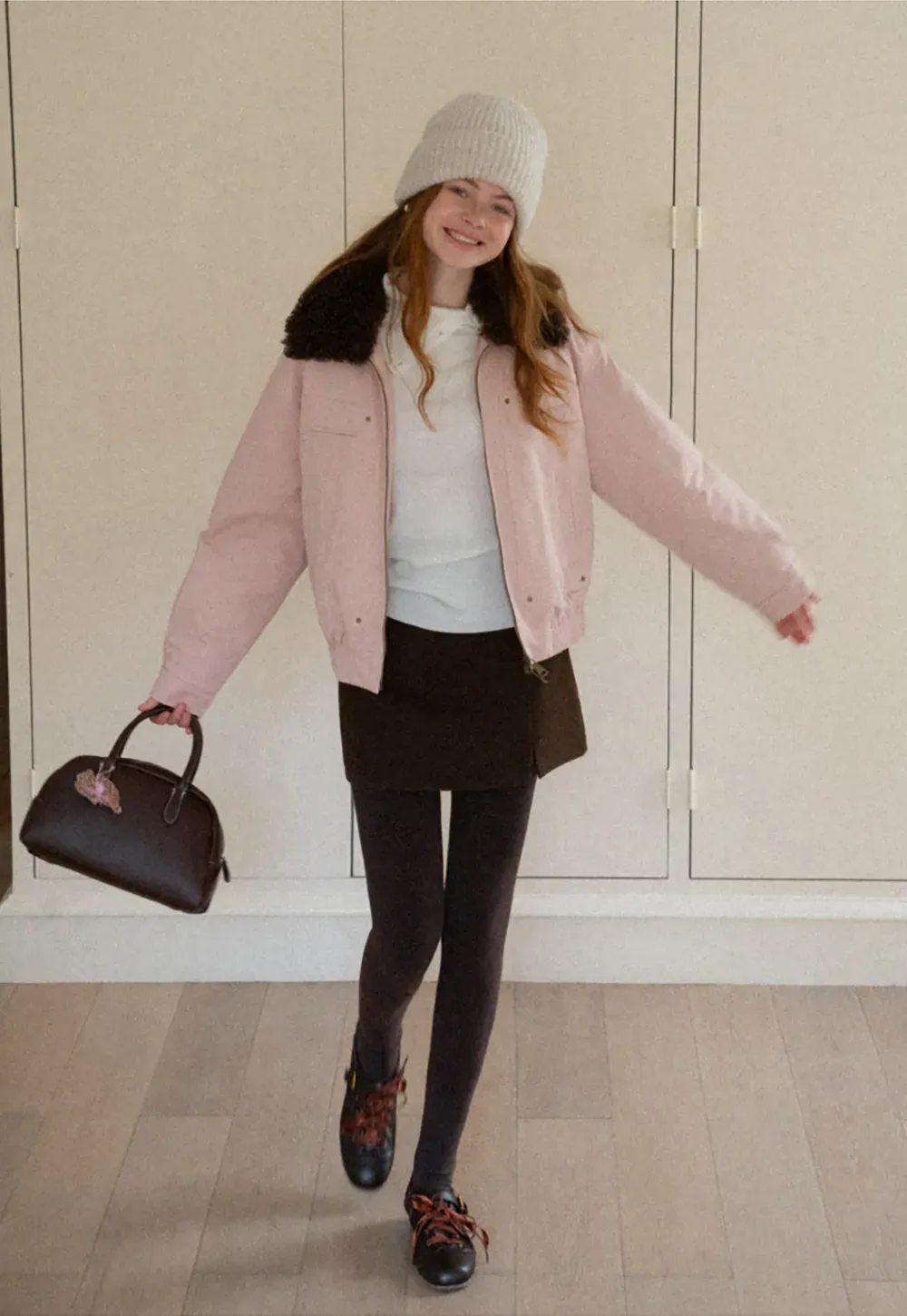 Stylish Short Jacket with Faux Fur Collar and Elastic Hem