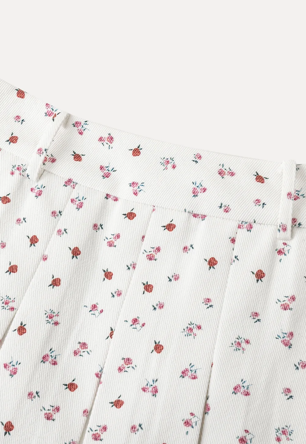 Pleated skirt with floral print