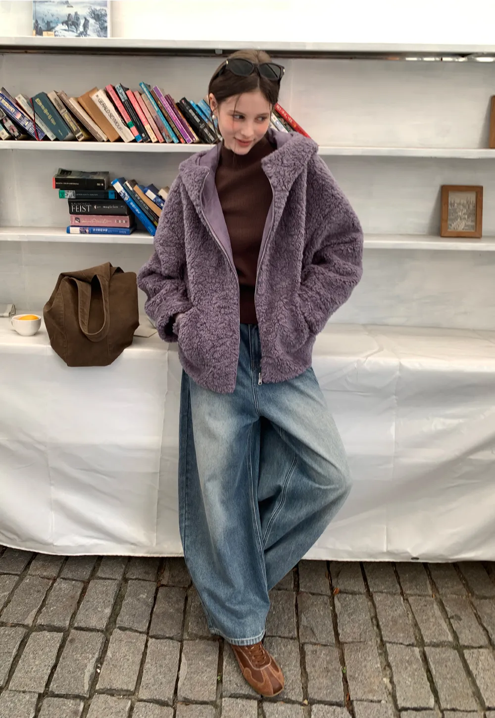 wide leg denim jeans with high waist design