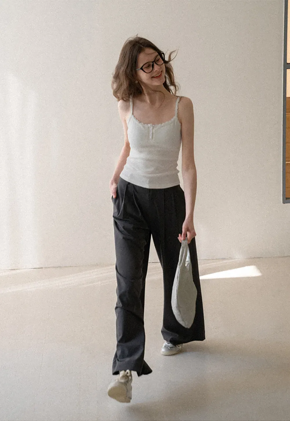 Wide leg pleated casual pants with front pockets