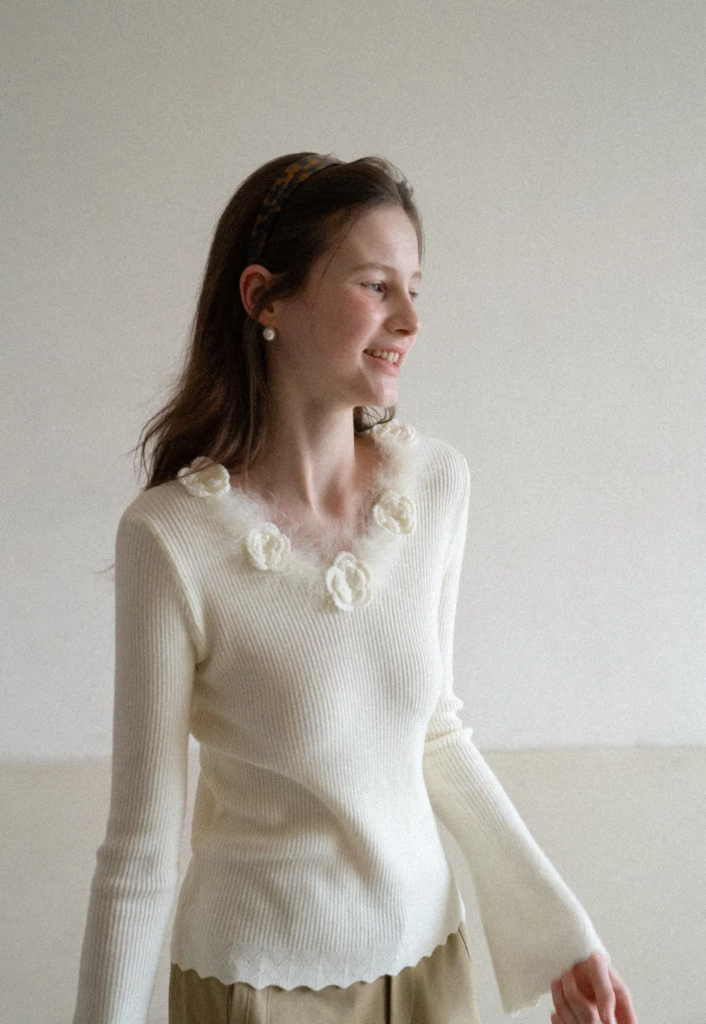 Floral Embellished V Neck Woolen Knit Sweater