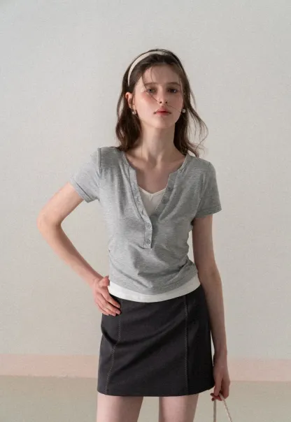 Short Sleeve T Shirt with Round Neck