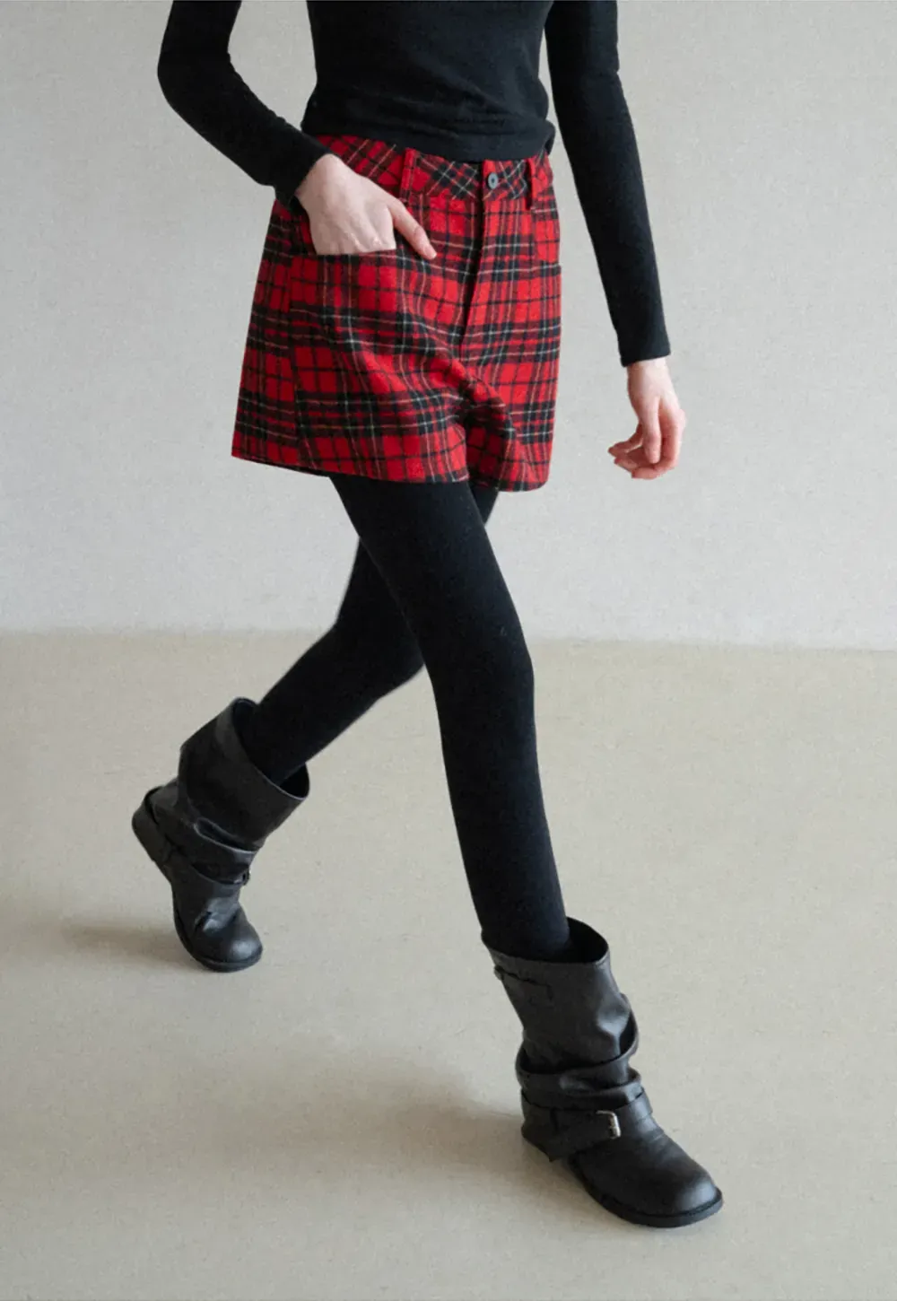 High waist plaid shorts with front pocket design