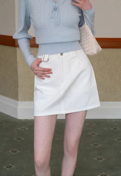 A-line mini skirt with front zipper and belt loops