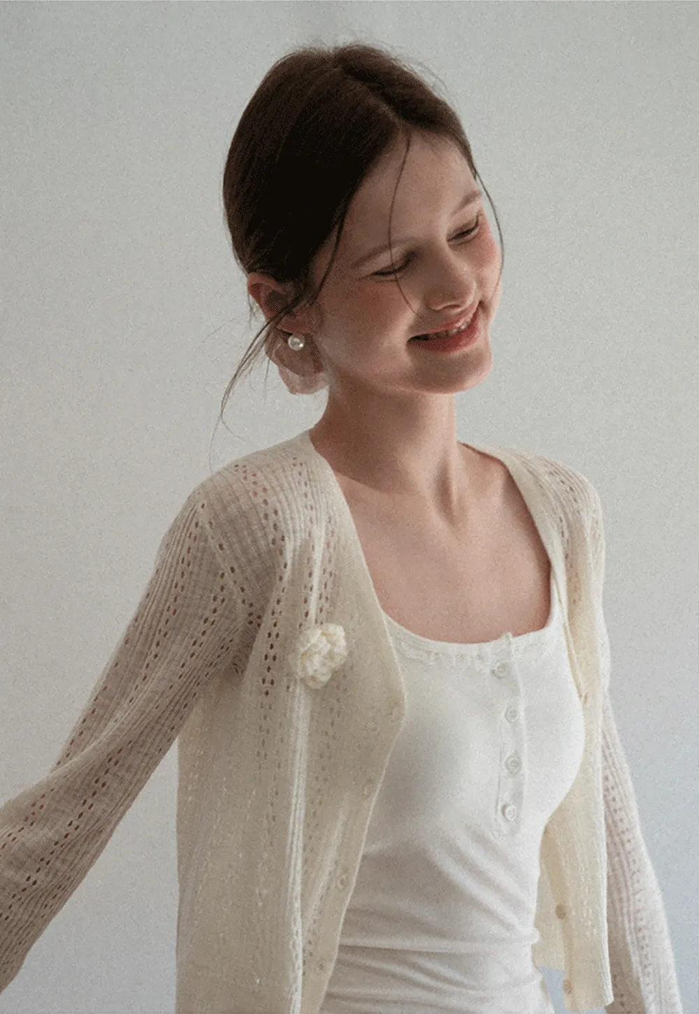 V Neck Cropped Knit Cardigan with Floral Button