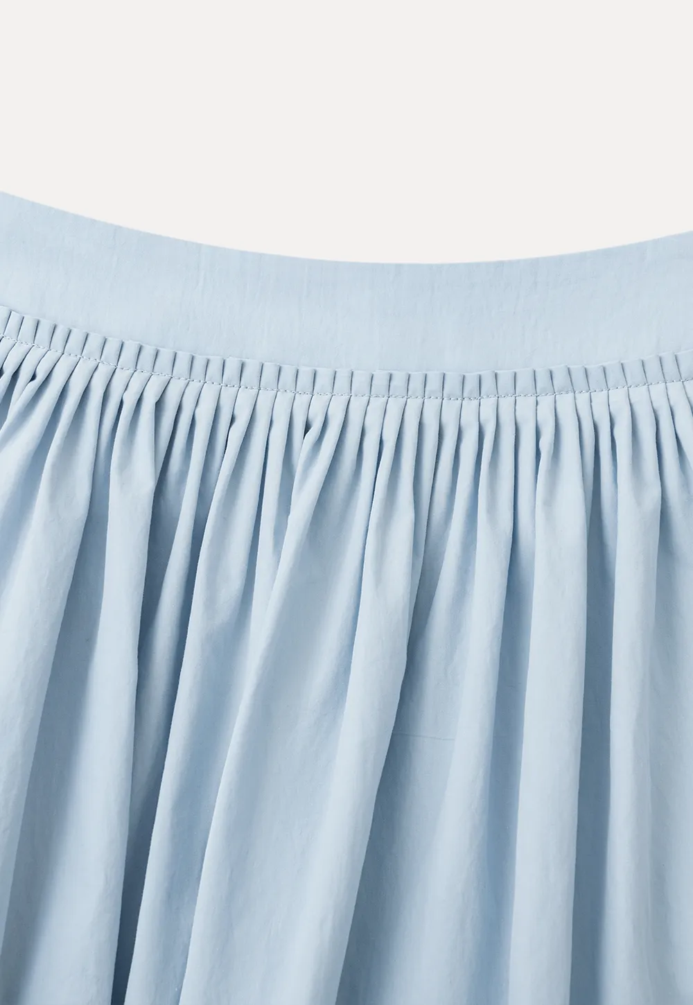 Lightweight pleated midi skirt with elastic waist