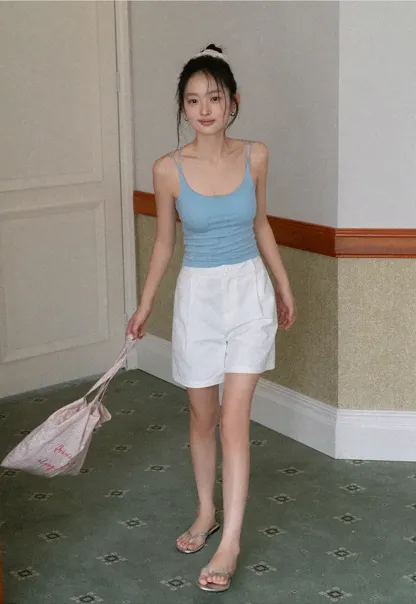 Thin strap scoop neck fitted tank top