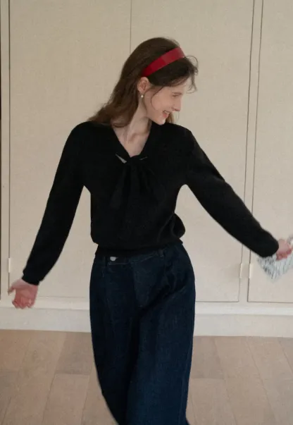 Elegant Black Top with Bow Detail Wide Leg Jeans Set