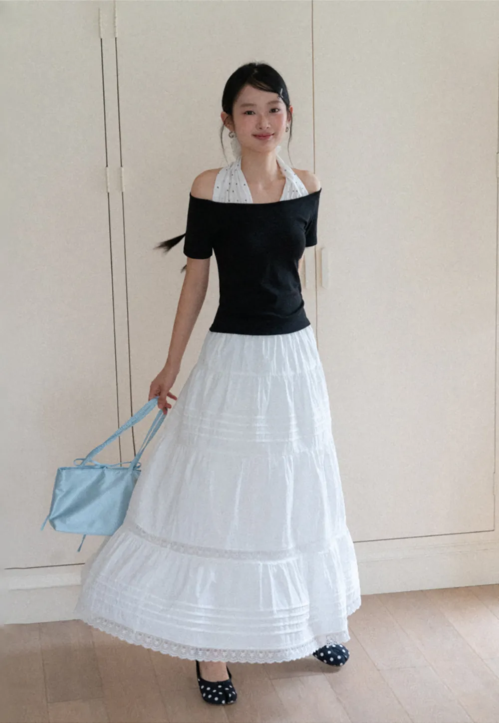 Tiered long skirt with lace trim