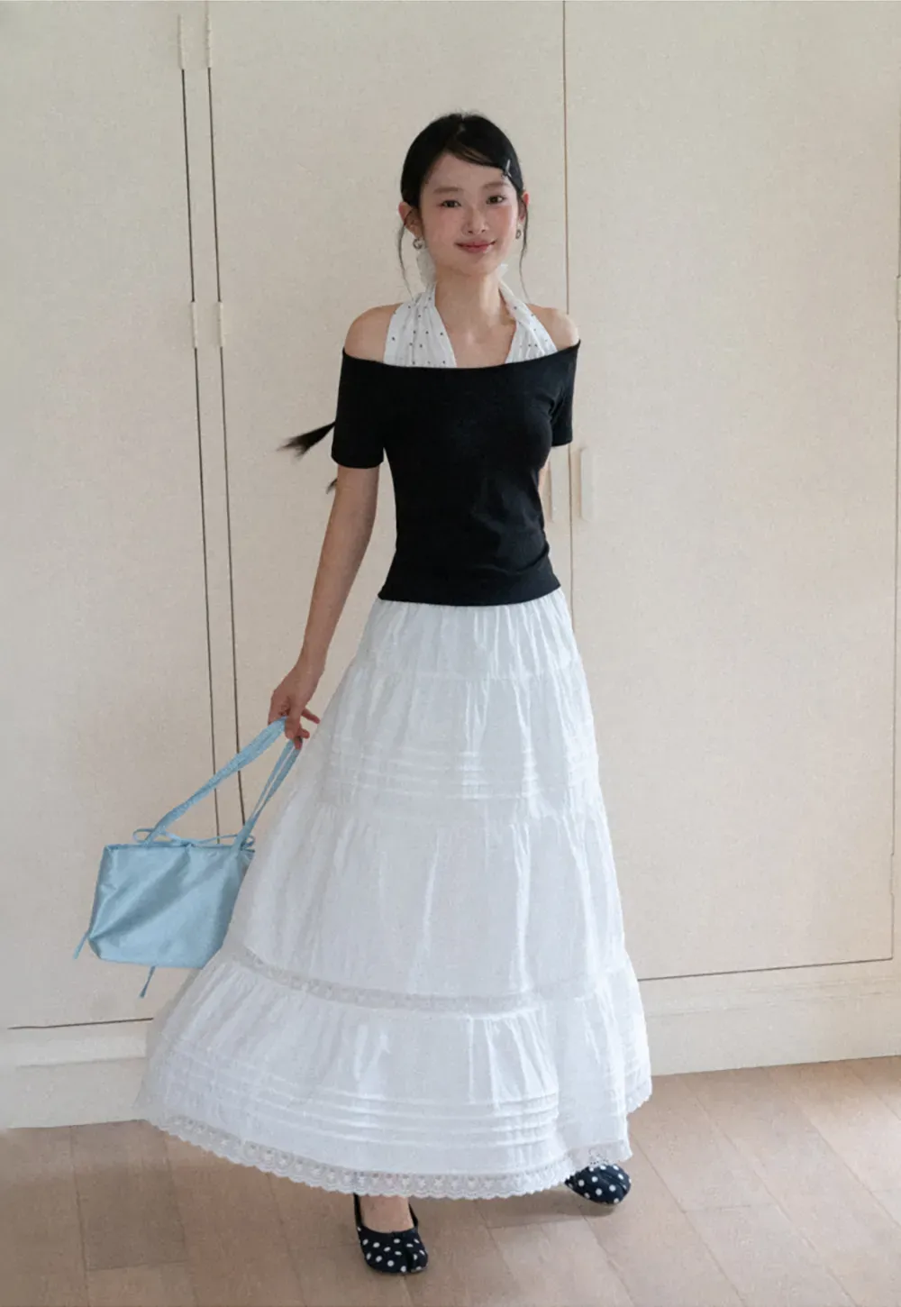 Tiered long skirt with lace trim
