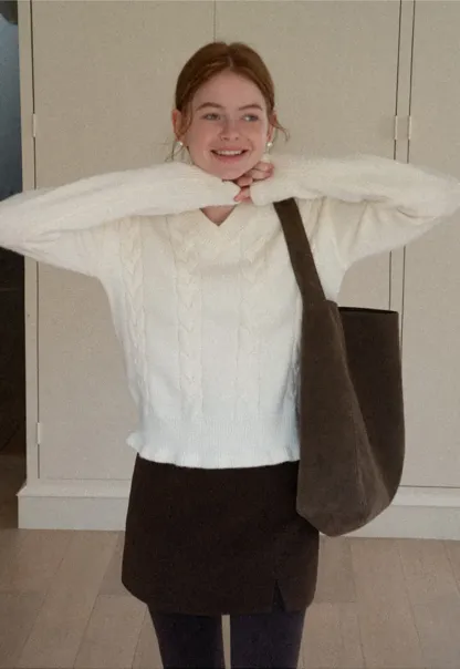 Women's Knit Sweater Round Neck Long Sleeve Casual Wear